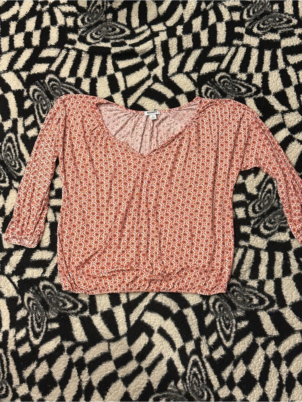 Old Navy Coral Printed 3/4 Sleeve V-Neck Top